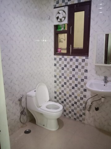 Bathroom in 2 BHK Apartment at Sector 28 – for Rent