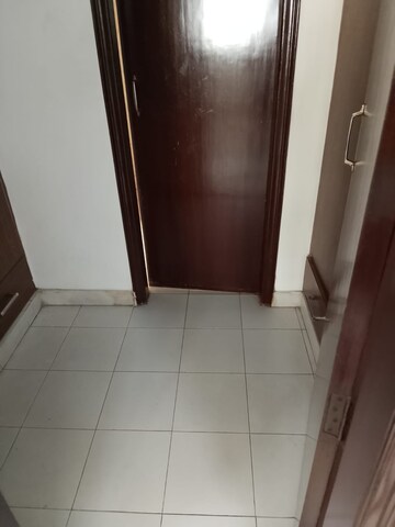 Room in 3 BHK Builder Floor at Safdarjung Enclave – for Rent