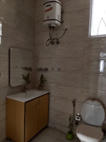 Bathroom in 3 BHK Builder Floor at Safdarjung Enclave – for Rent
