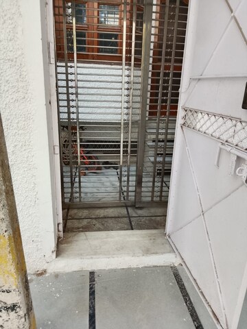 Building Lobby in 3 BHK Builder Floor at Safdarjung Enclave – for Rent