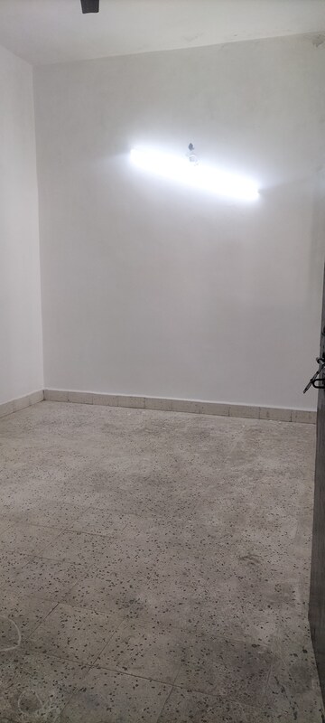 Master Bedroom in 1 BHK Builder Floor at Pi I And Ii Greater Noida – for Rent