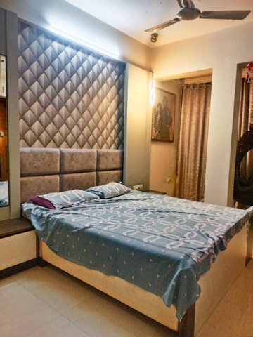 2 BHK Apartment For Rent in Bhavna Apartment Vile Parle West, Vile Parle West
