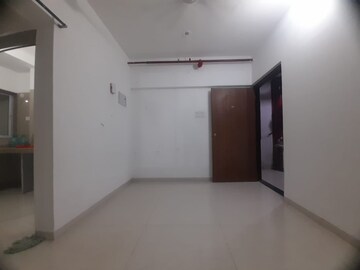 Master Bedroom in 1 BHK Apartment at Avant Hillway, Goregaon East – for Rent