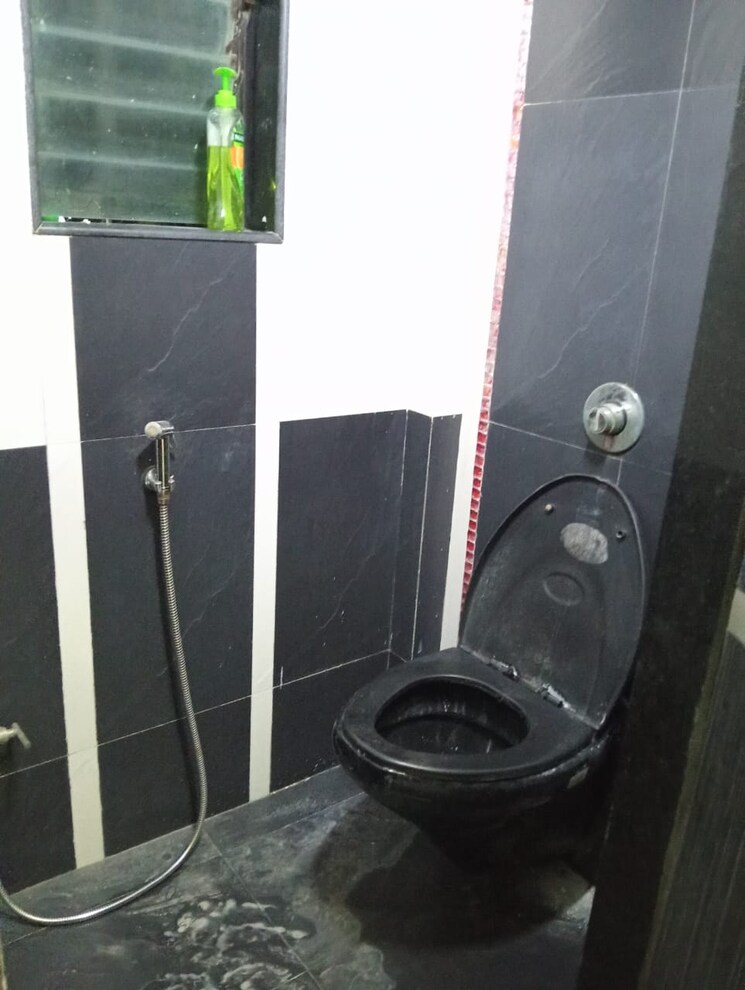 Bathroom, andheri east 1 Bedroom 450 Sq.Ft. Apartment In Andheri East Mumbai 8482336