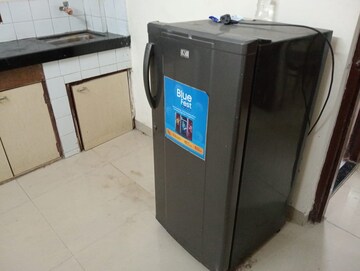 Furnished Amenities in 2 BHK Apartment at Mahakali Nagar – for Rent