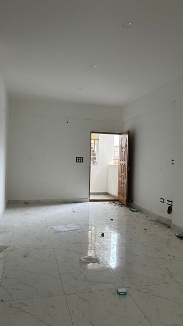 Room in 3 BHK Apartment at Kalkere – for Sale
