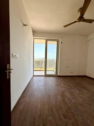 Room in 3 BHK Apartment at Sushma Crescent, Dhakoli Village – for Sale