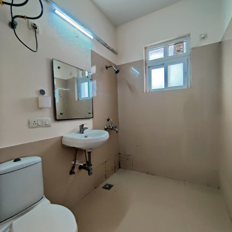 Bathroom, kohli-one-housing-malibu-condominiums-high-rise 4 Bedroom 3281 Sq.Ft. Apartment In Sector 47 Gurgaon 8482599