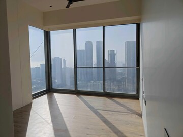 Room in 5 BHK Apartment at Rustomjee Crown, Prabhadevi – for Rent
