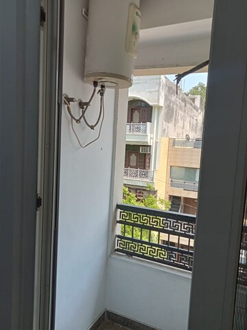 Furnished Amenities in 2 BHK Builder Floor at Lajpat Nagar I – for Rent