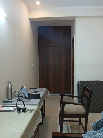 Building Lobby in 3 BHK Builder Floor at Sector 46 – for Rent