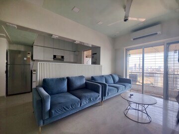 2 BHK Apartment For Rent in Malad West