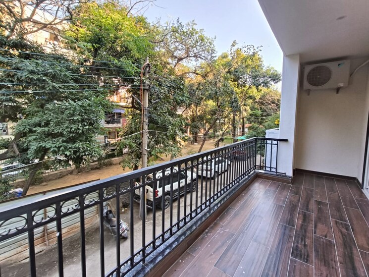 Room, dwarka mor 3 Bedroom 160 Sq.Yd. Builder Floor In Dwarka Mor Delhi 8482903