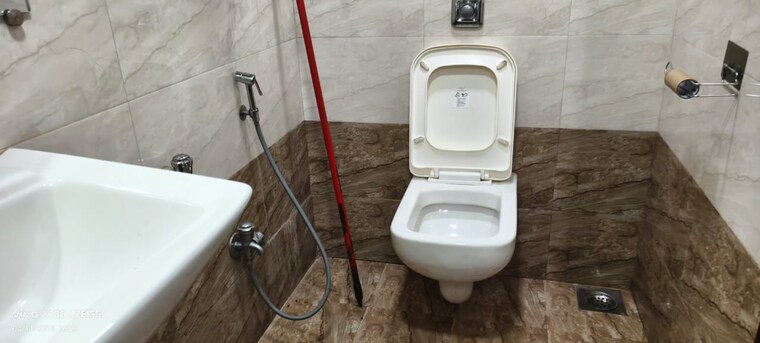 Bathroom, omkar-the-summit-business-bay Commercial Office Space 1200 Sq.Ft. In Andheri East Mumbai 8482913