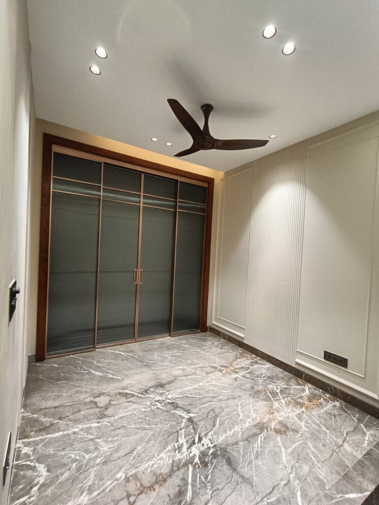 Master Bedroom, green park 4 Bedroom 300 Sq.Yd. Builder Floor In Green Park Delhi 8482951