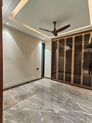 Master Bedroom in 4 BHK Builder Floor at Green Park – for Sale