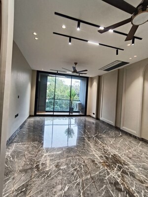 Master Bedroom in 4 BHK Builder Floor at Green Park – for Sale