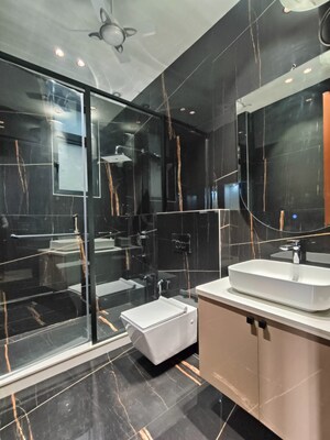 Attached Bathroom in 4 BHK Builder Floor at Green Park – for Sale