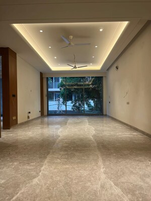 Master Bedroom in 4 BHK Builder Floor at Geetanjali Enclave – for Sale
