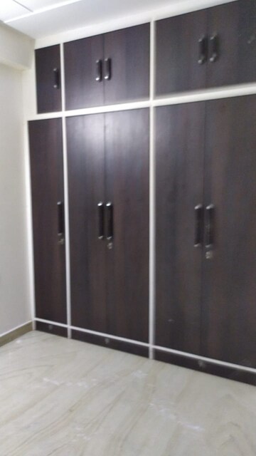 Room in 2 BHK Apartment at Rohini Sector 9 – for Sale