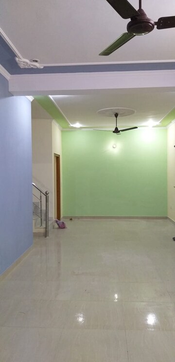Master Bedroom in 3 BHK Independent House at Kolghatti – for Rent