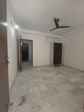 Master Bedroom in 1 BHK Builder Floor at Paryavaran Complex – for Rent