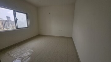 Room in 4 BHK Apartment at Prestige Beverly Hills, Kokapet – for Sale