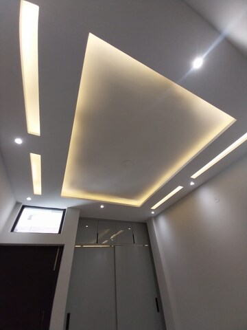 2.5 BHK Apartment For Rent in Madhur Apartment, Paschim Vihar