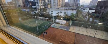 Room in 3 BHK Apartment at Indiabulls Blu, Worli – for Rent