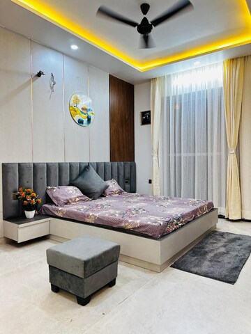 Bedroom in 1 BHK Apartment at Mahim West – for Rent