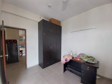 Master Bedroom in 1 BHK Apartment at Mahim West – for Rent
