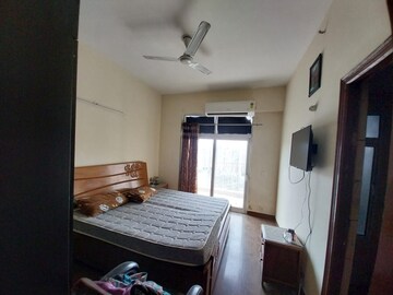 Bedroom in 1 BHK Apartment at Mahim West – for Rent