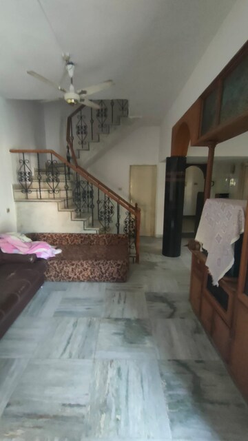 Master Bedroom in 3 BHK Independent House at Thaltej – for Rent