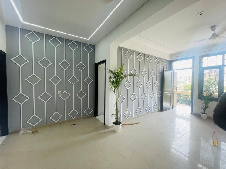 Master Bedroom, smart-world-gems 3 Bedroom 1423 Sq.Ft. Apartment In Sector 89 Gurgaon 8483535