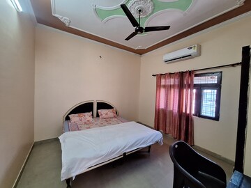 Bedroom in 2 BHK Builder Floor at Gms Road – for Rent