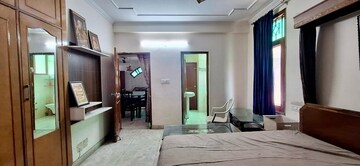 Master Bedroom in 3 BHK Apartment at Sector 20 – for Rent