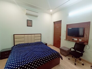 Bedroom in Studio Builder Floor at Dalanwala – for Rent