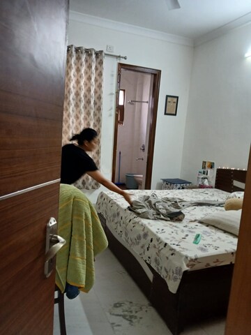 Bedroom in 2 BHK Builder Floor at Sector 46 – for Rent
