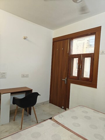 Master Bedroom in 2 BHK Builder Floor at Ignou Road – for Rent