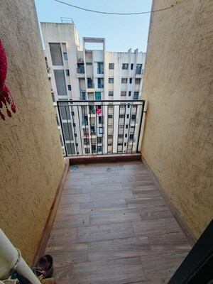 Master Bedroom in 1.5 BHK Apartment at Lodha Lakeshore Greens, Dombivli East – for Sale