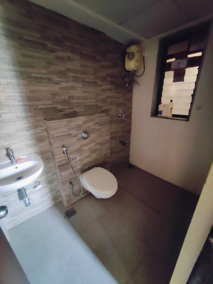 Bathroom, lodha-lakeshore-greens 1.5 Bedroom 637 Sq.Ft. Apartment In Dombivli East Thane 8483926