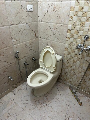 Bathroom in 3 BHK Apartment at Jaipur Enclave, Dabur Chowk – for Sale