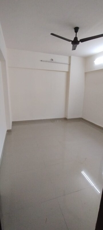 Master Bedroom in 2 BHK Apartment at Ganesh Niwas Goregaon West, Goregaon West – for Rent
