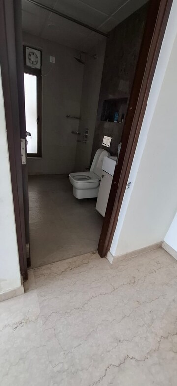 Bathroom in 2 BHK Apartment at Peninsula Celestia Spaces, Sewri – for Rent