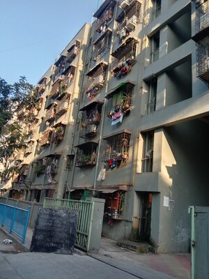 Living Room in 1 RK Apartment at Jagannath Complex, Dahisar West – for Sale