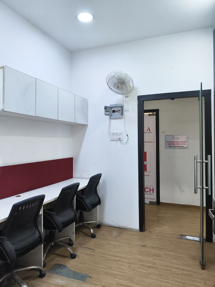 undefined, sector 3 Commercial Office Space in IT/SEZ 450 Sq.Ft. In Sector 3 Noida 8484189