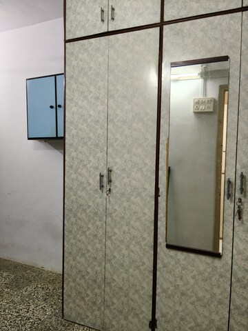 Furnished Amenities in 1 BHK Apartment at Rajesh Park View, Santacruz East – for Rent