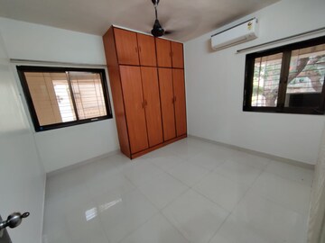 Bedroom in 2 BHK Apartment at Bandra West – for Rent