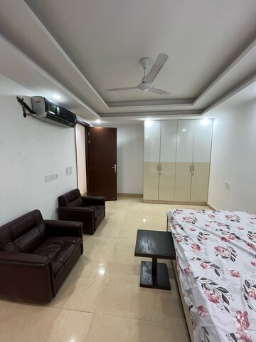 Master Bedroom in 3 BHK Builder Floor at Palm Residency Chhatarpur, Chattarpur – for Rent