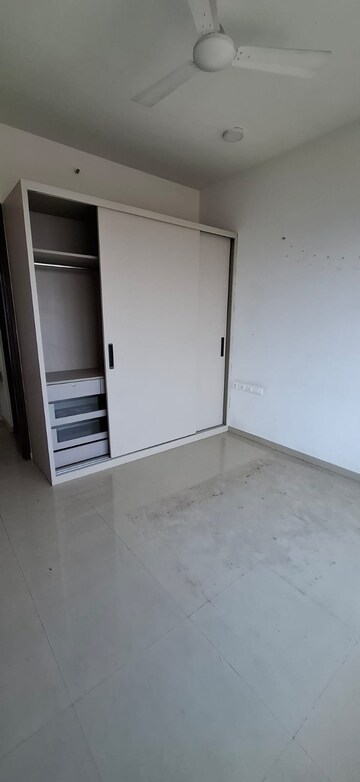 3 BHK Apartment For Rent in Lodha World Crest, Worli